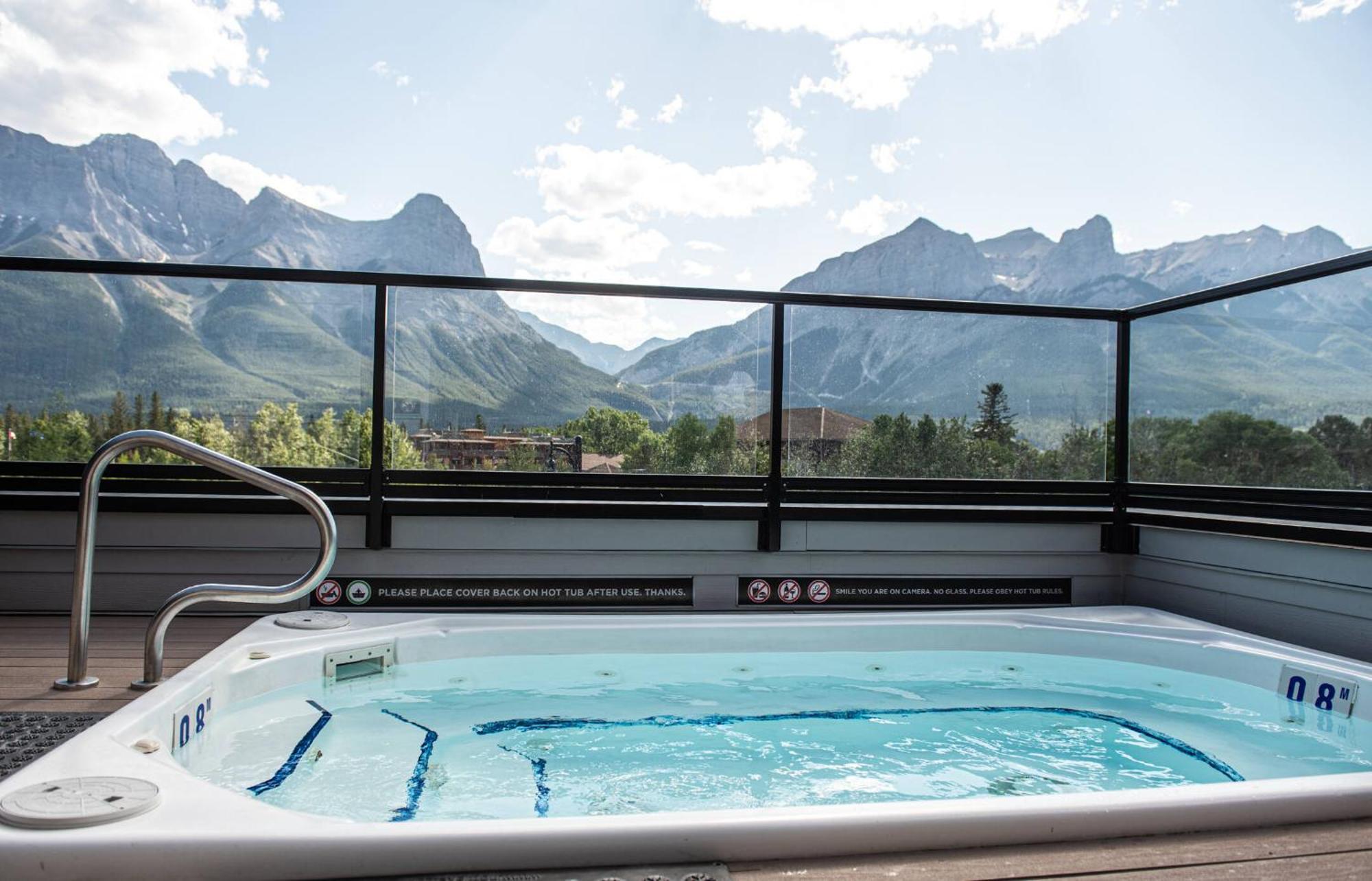 Hotel Basecamp Canmore